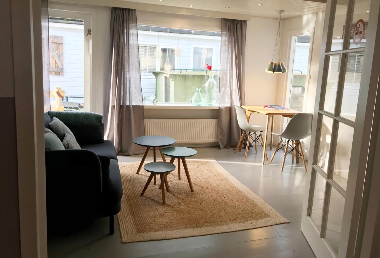 Houseboat Apartment With Water Terrace, Free Parking, Free Bikes & Fast Wifi Amszterdam Kültér fotó