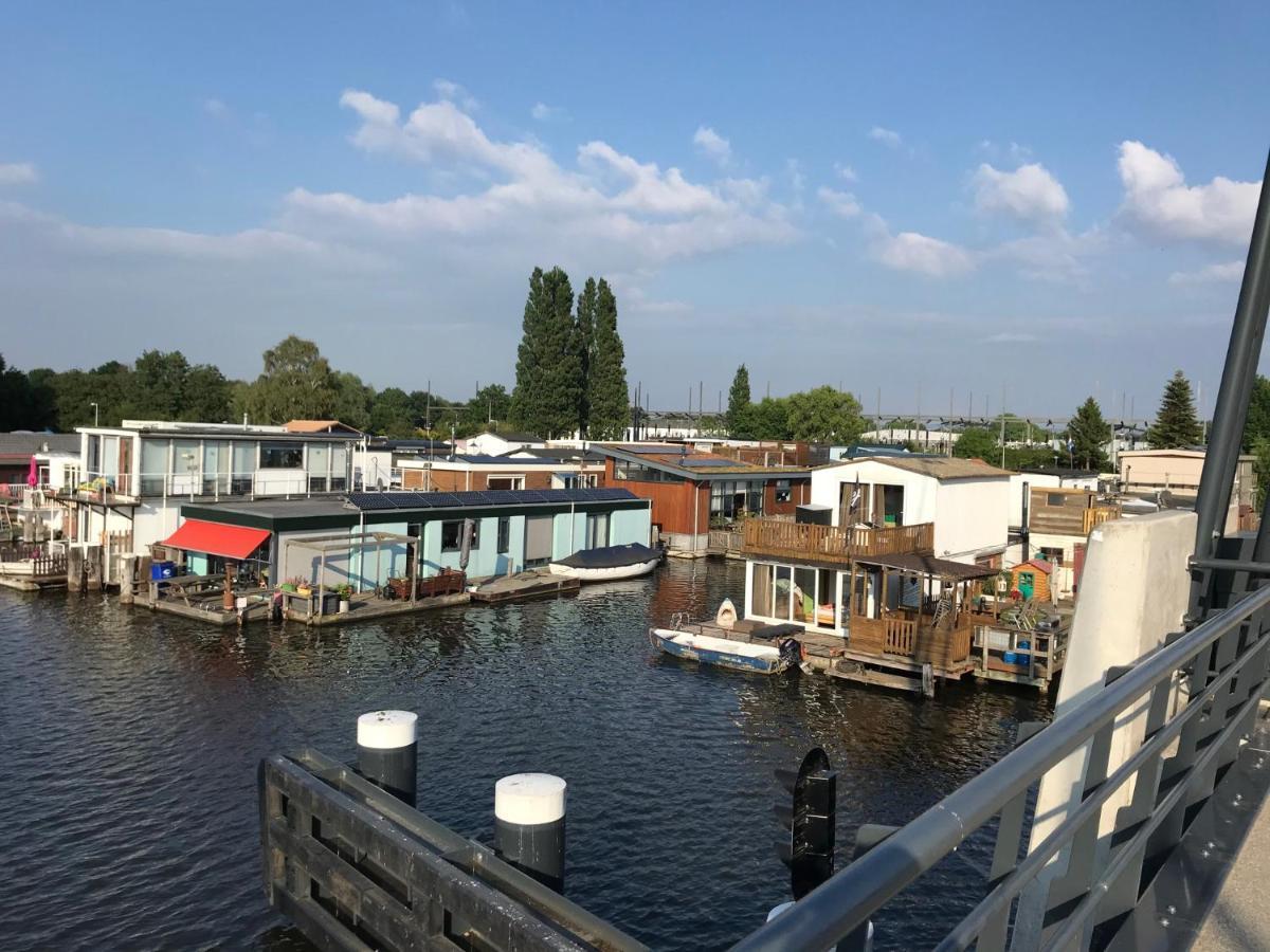 Houseboat Apartment With Water Terrace, Free Parking, Free Bikes & Fast Wifi Amszterdam Kültér fotó