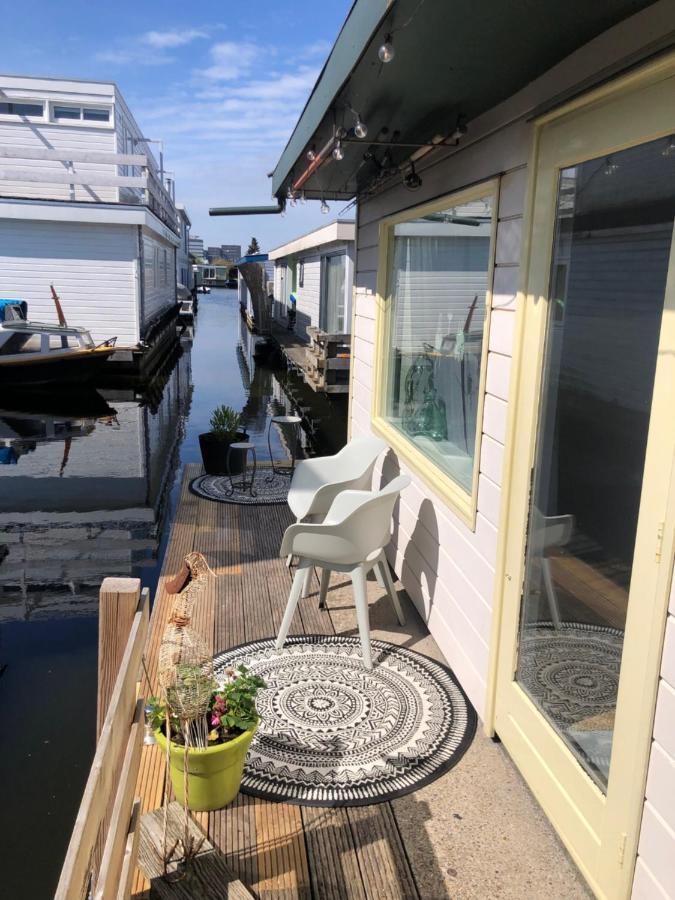 Houseboat Apartment With Water Terrace, Free Parking, Free Bikes & Fast Wifi Amszterdam Kültér fotó